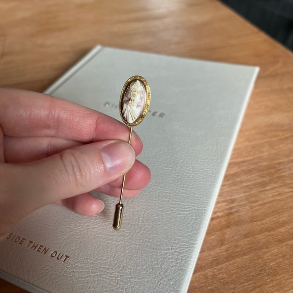 Vintage Carved Cameo Stick Pin and Brooch Set - Picture 4 of 11